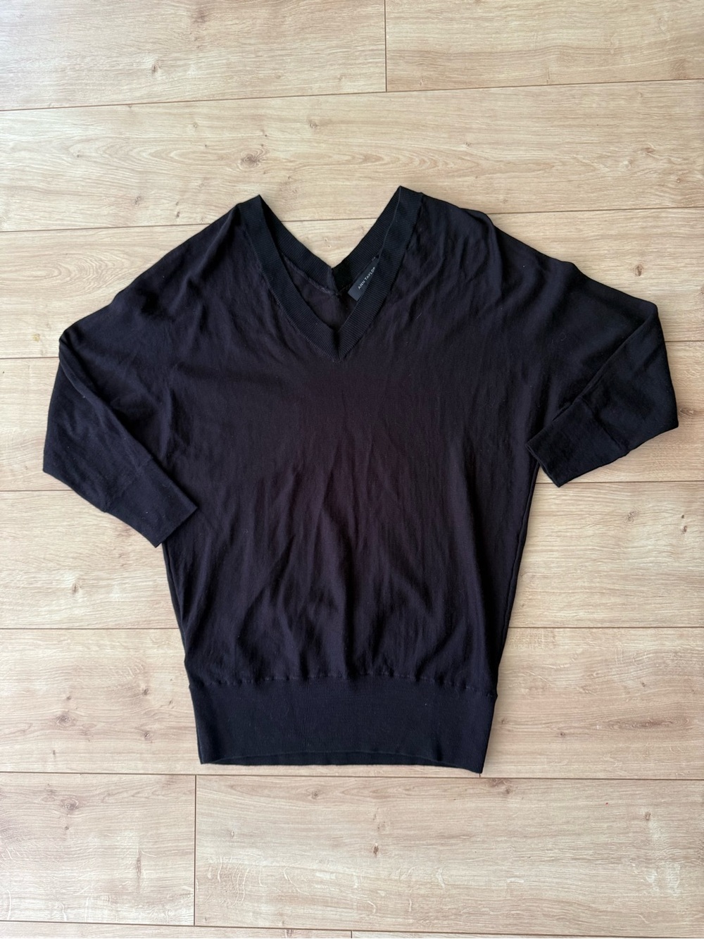 Ann Taylor Black Merino Wool Sweater Womens Small V Neck Dolman Sleeve Pullover